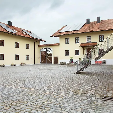 Schoenauer Hof - Max Josef Passau