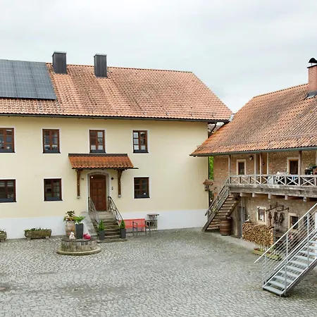 Schoenauer Hof - Max Josef *